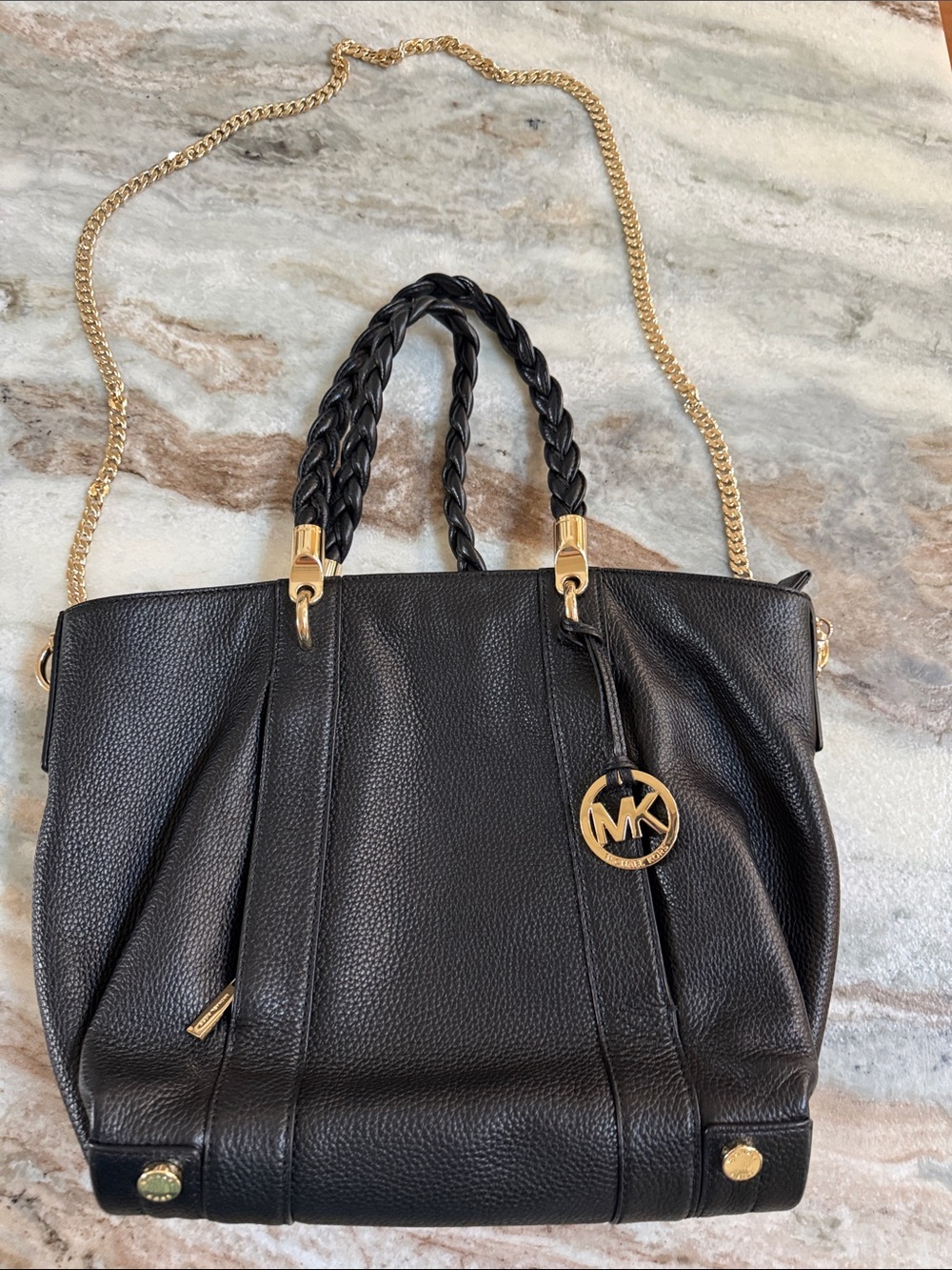 NWOT women’s Michael Kors black shoulder bag